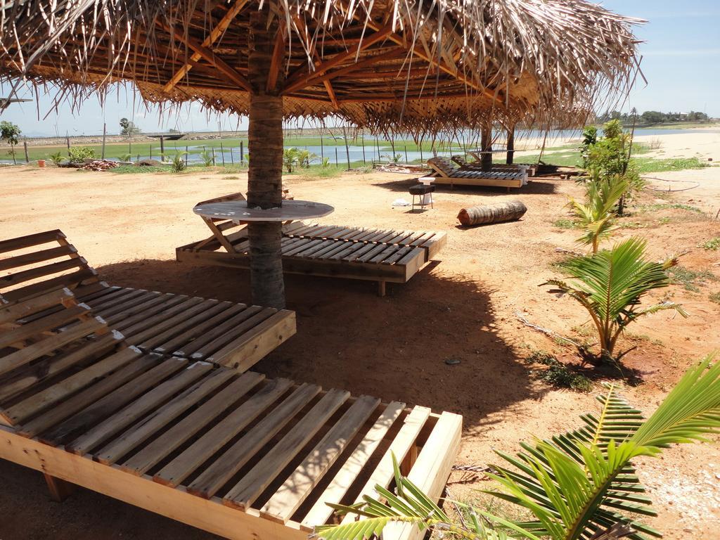 Yoho Hotel Arugambay Beach Inn Arugam Bay Exterior foto