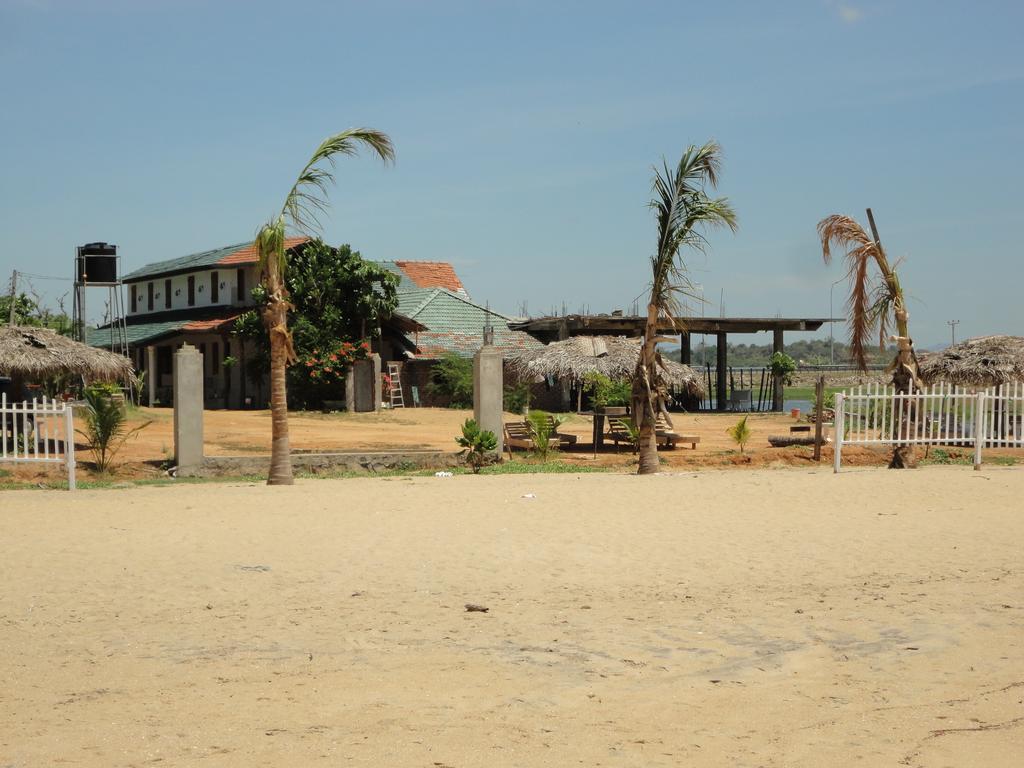 Yoho Hotel Arugambay Beach Inn Arugam Bay Exterior foto