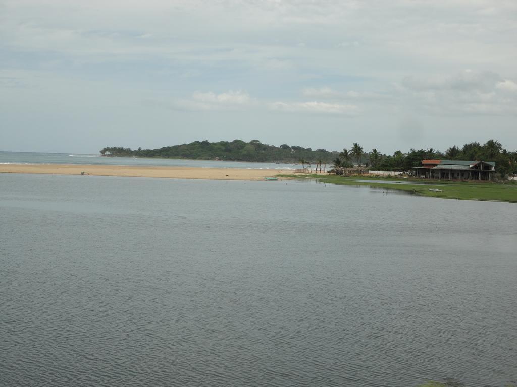 Yoho Hotel Arugambay Beach Inn Arugam Bay Exterior foto